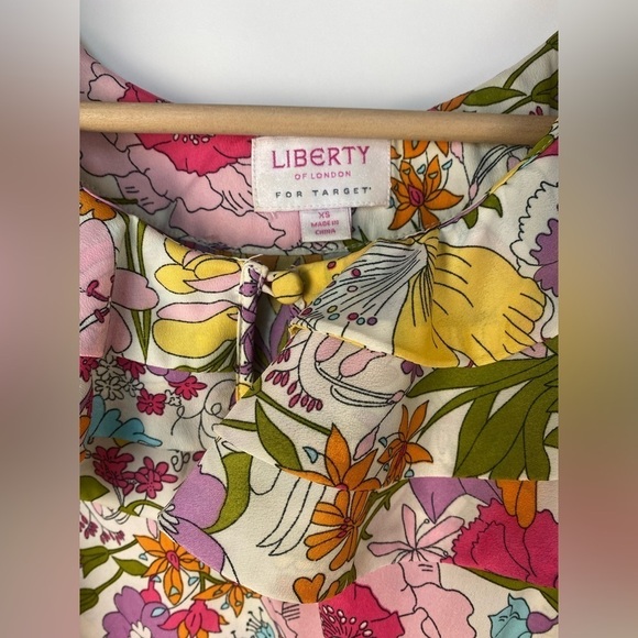 Liberty of London for Target blouse keyhole front‎ - Picture 7 of 7